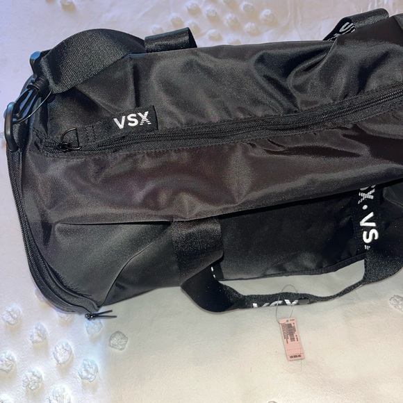 Victoria’s Secret VSX Duffle Bag BNWT - Picture 8 of 10